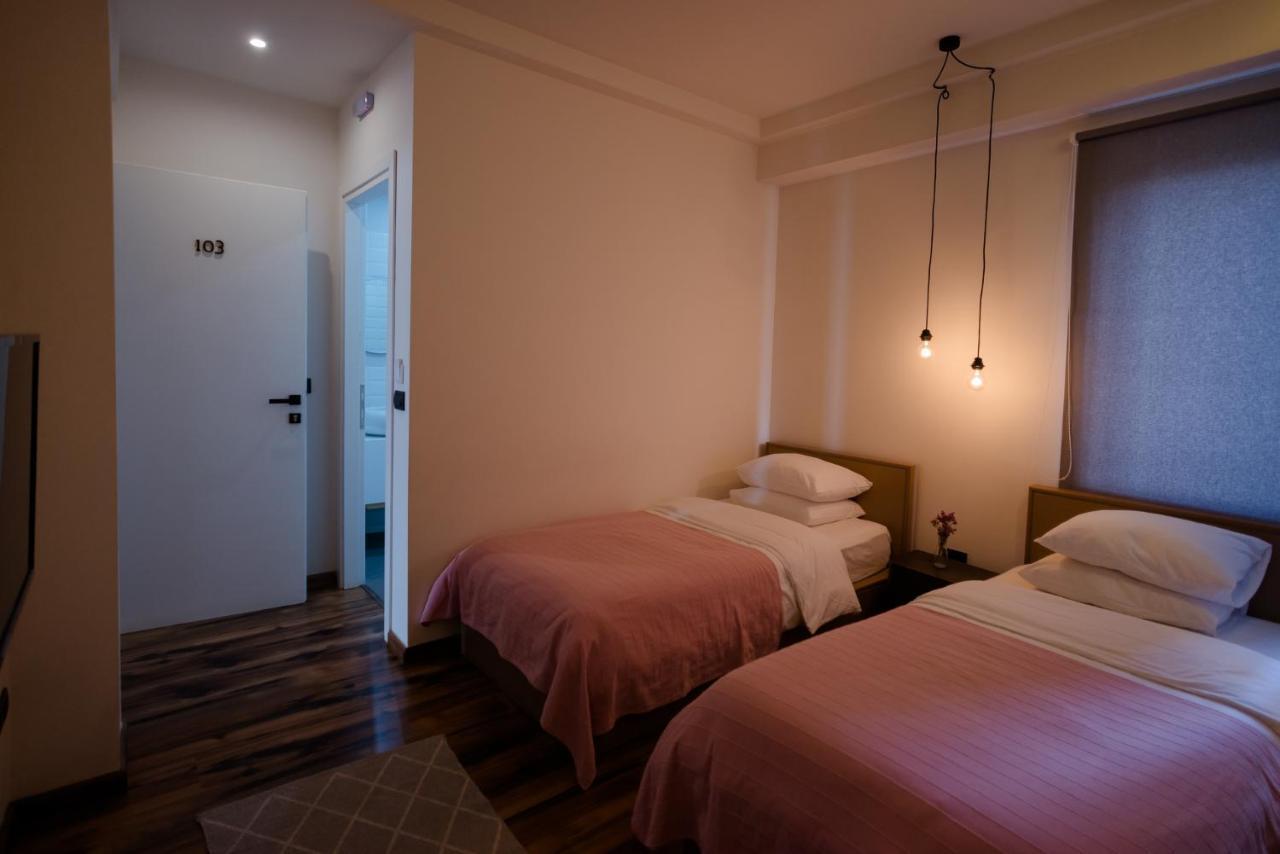 7Seven Hotel Korce Ngoại thất bức ảnh