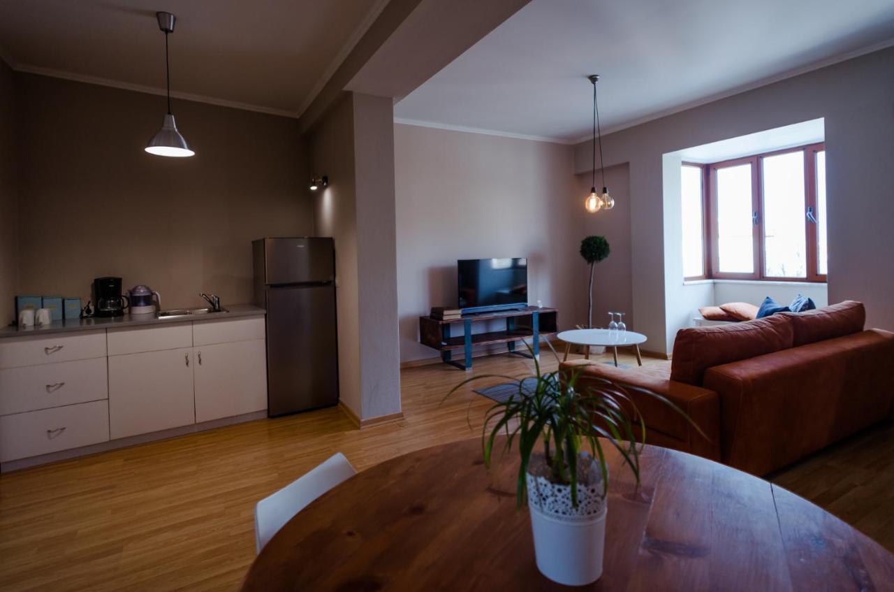 7Seven Hotel Korce Ngoại thất bức ảnh
