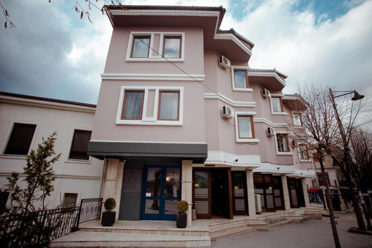 7Seven Hotel Korce Ngoại thất bức ảnh