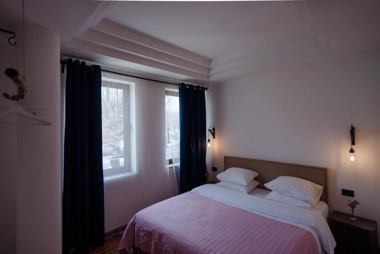 7Seven Hotel Korce Ngoại thất bức ảnh